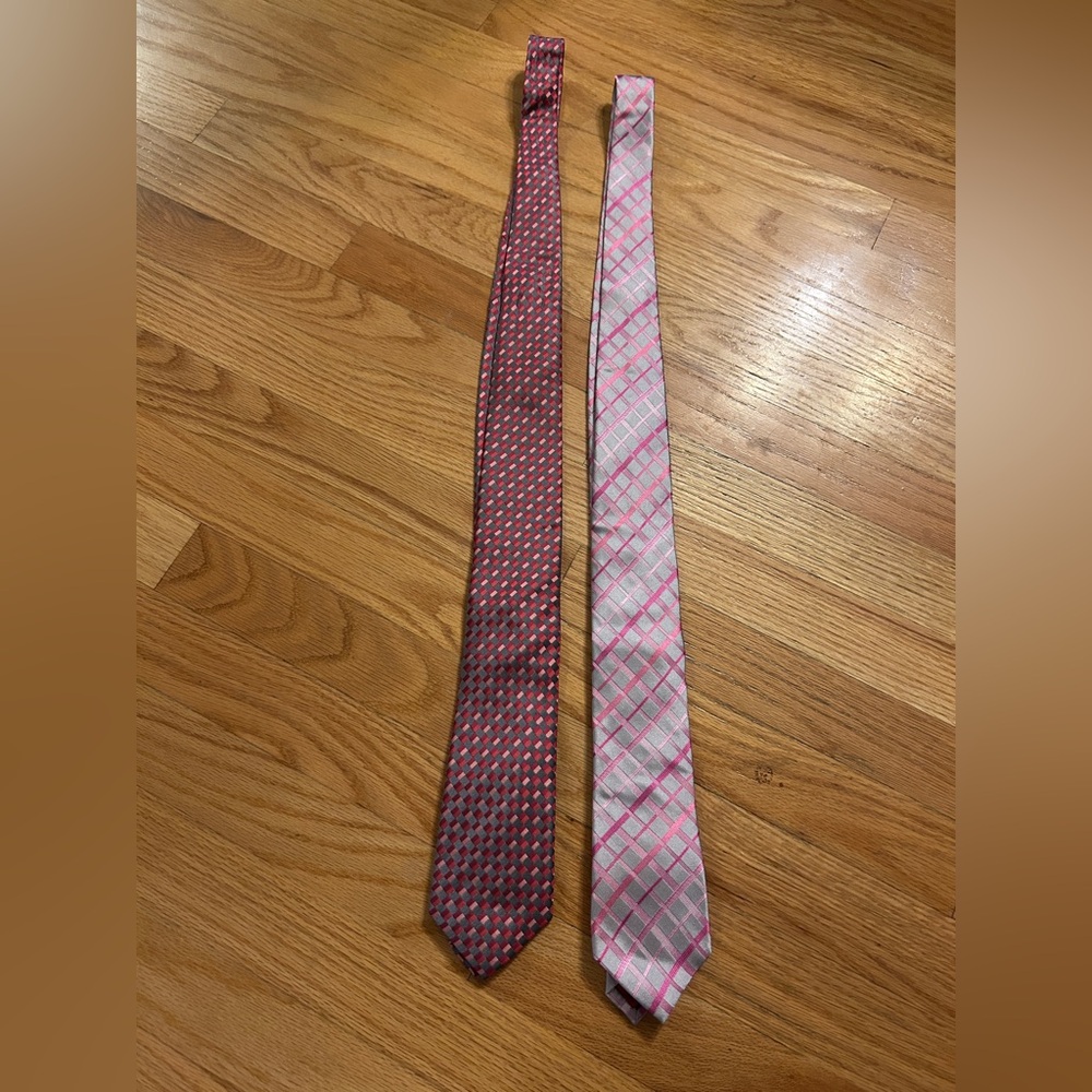 Alfani Men's Grey and Pink Geometric Ties